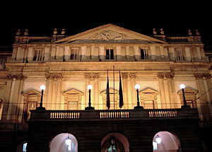 300px-Milano-scalanotte_e