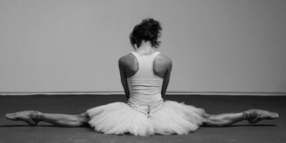 Misty Copeland a la seconde on the floor
