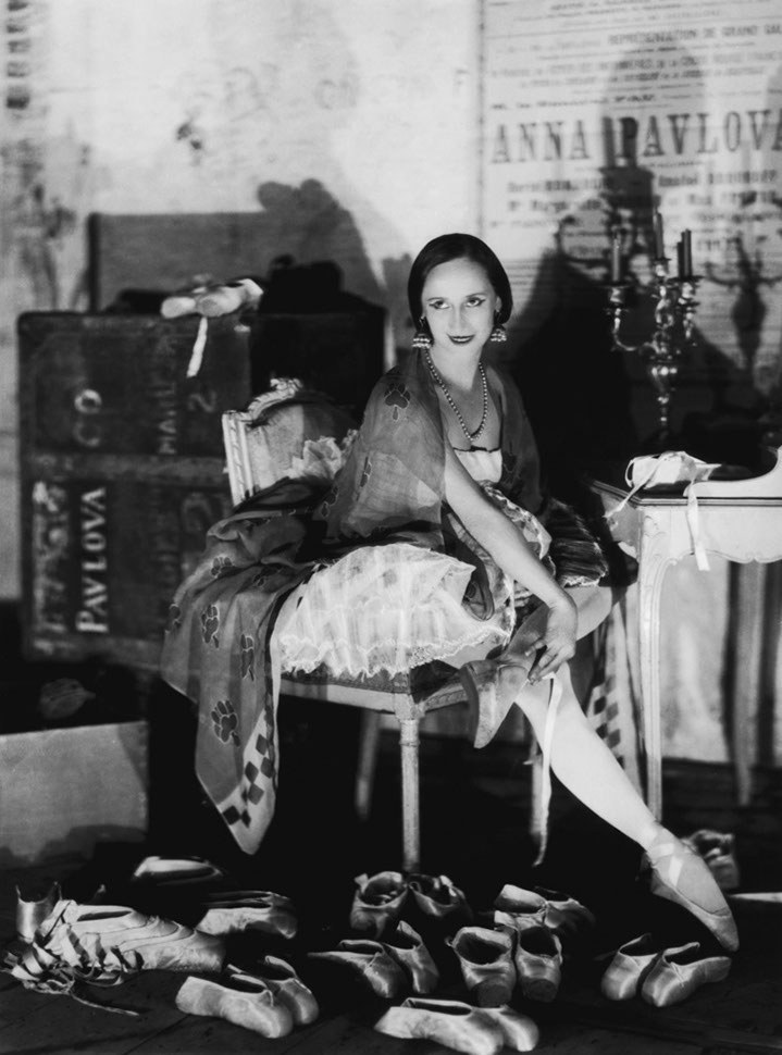 Resplendent Turn-of-the-Century Photographs Of Ballet Dancers!
